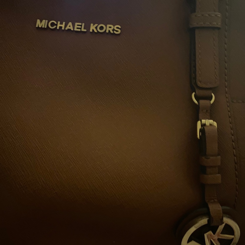 Michael Kors purse - Picture 8 of 12